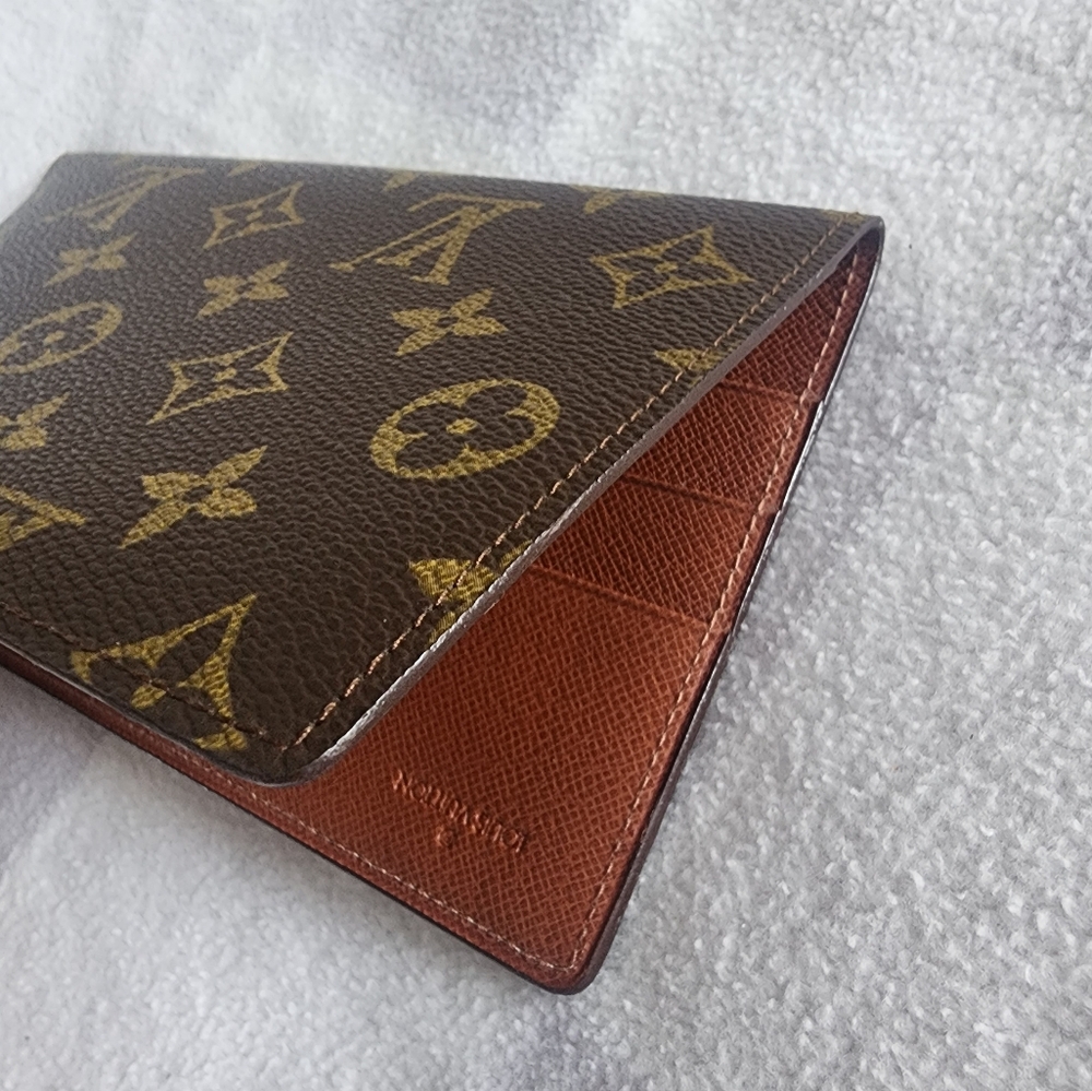 Authentic Louis Vuitton Monogram bi fold wallet - Picture 12 of 12